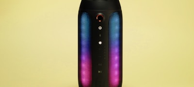 完美电竞深度专题报道配图 - 电竞行业快报与热点追踪分析